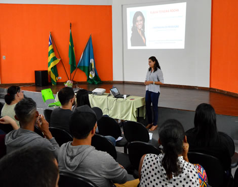 Flávia Teixeira, Engenheira de Produção, compartilhou suas experiências